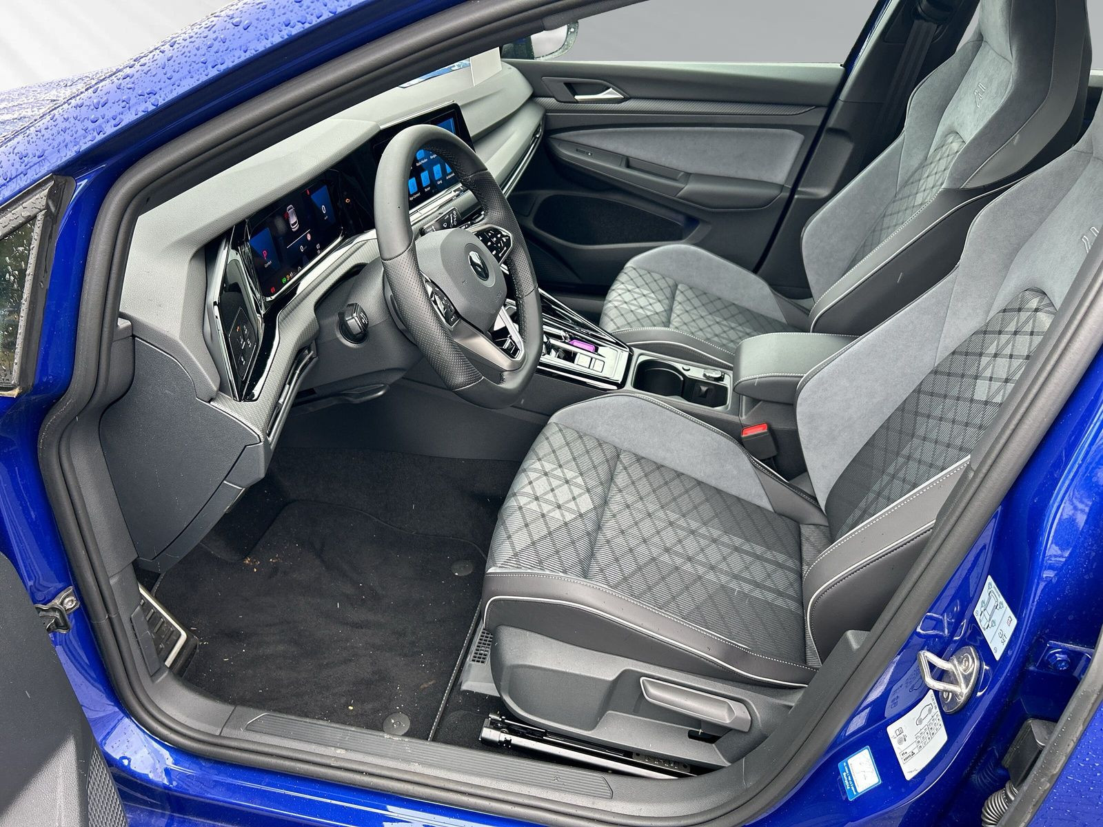 Golf R-Line 1,5 l eTSI (150PS) DSG+LED+PDC+Klima