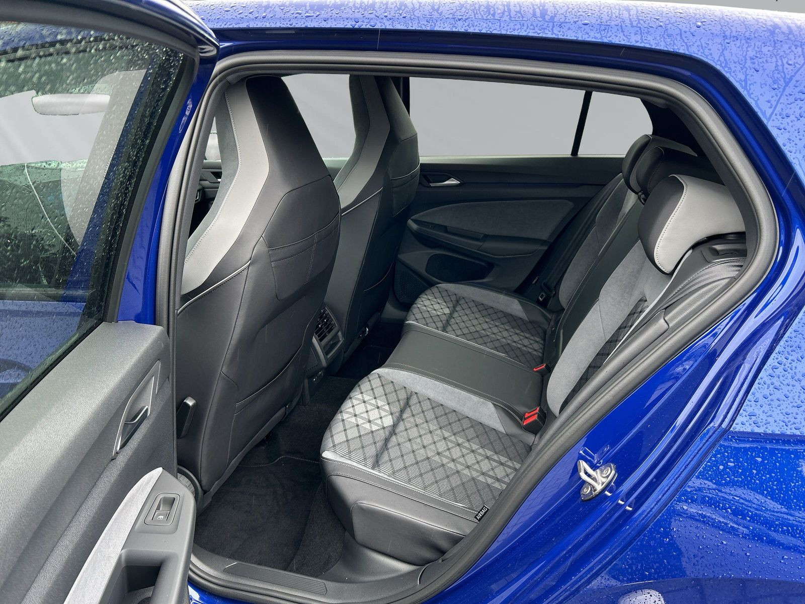 Golf R-Line 1,5 l eTSI (150PS) DSG+LED+PDC+Klima