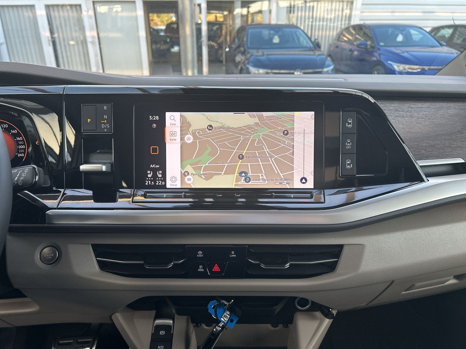 Multivan Style 2.0TDI Autom.+LED+Head-up+Keyless