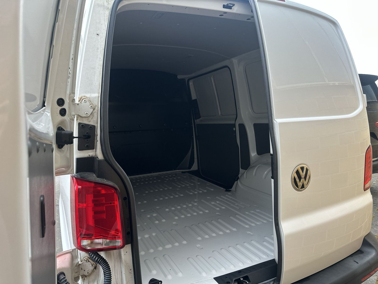 T6.1 Transporter kurzer Radstand 2.0 TDI Klima *