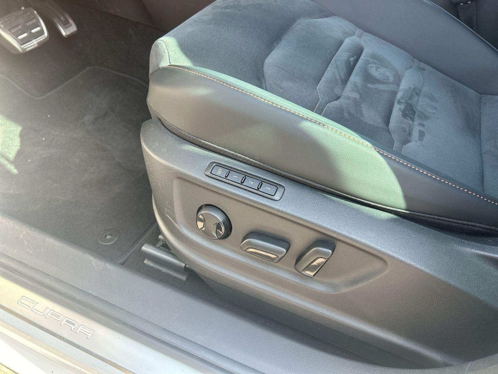 Ateca 2.0 TSI DSG ACC+ RFK+ LED+ Sitzheizung+PDC