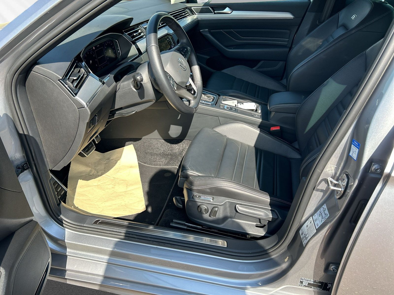 Passat Variant Elegance-R-Line-Sportp./Winterräd