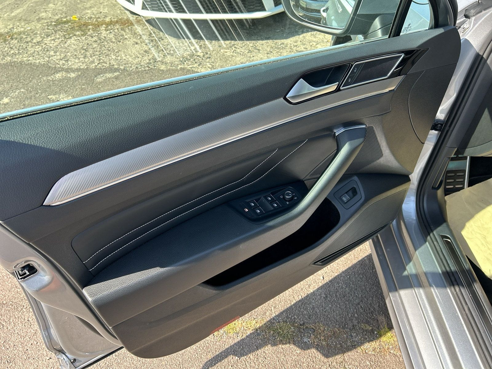 Passat Variant Elegance-R-Line-Sportp./Winterräd