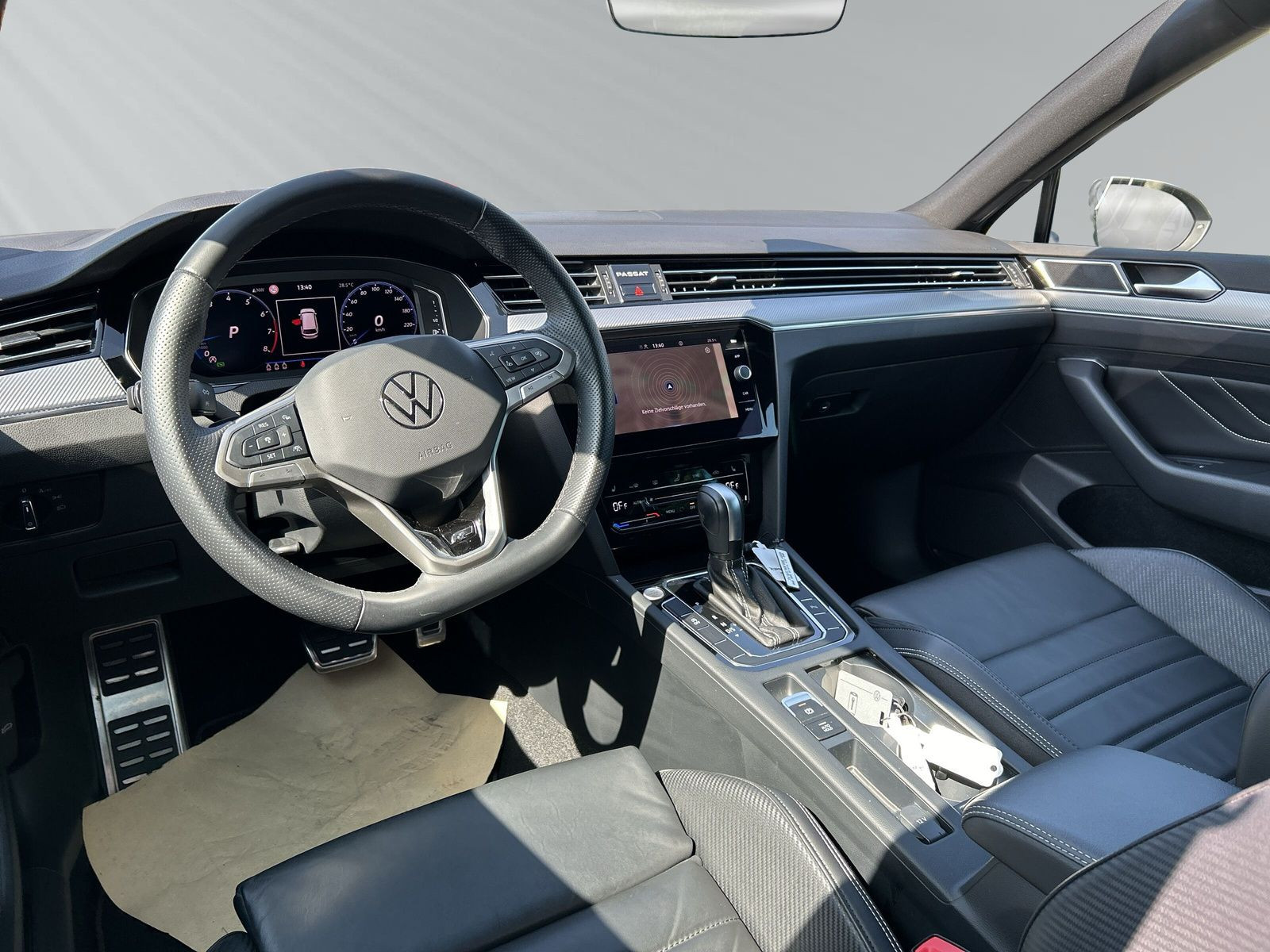 Passat Variant Elegance-R-Line-Sportp./Winterräd
