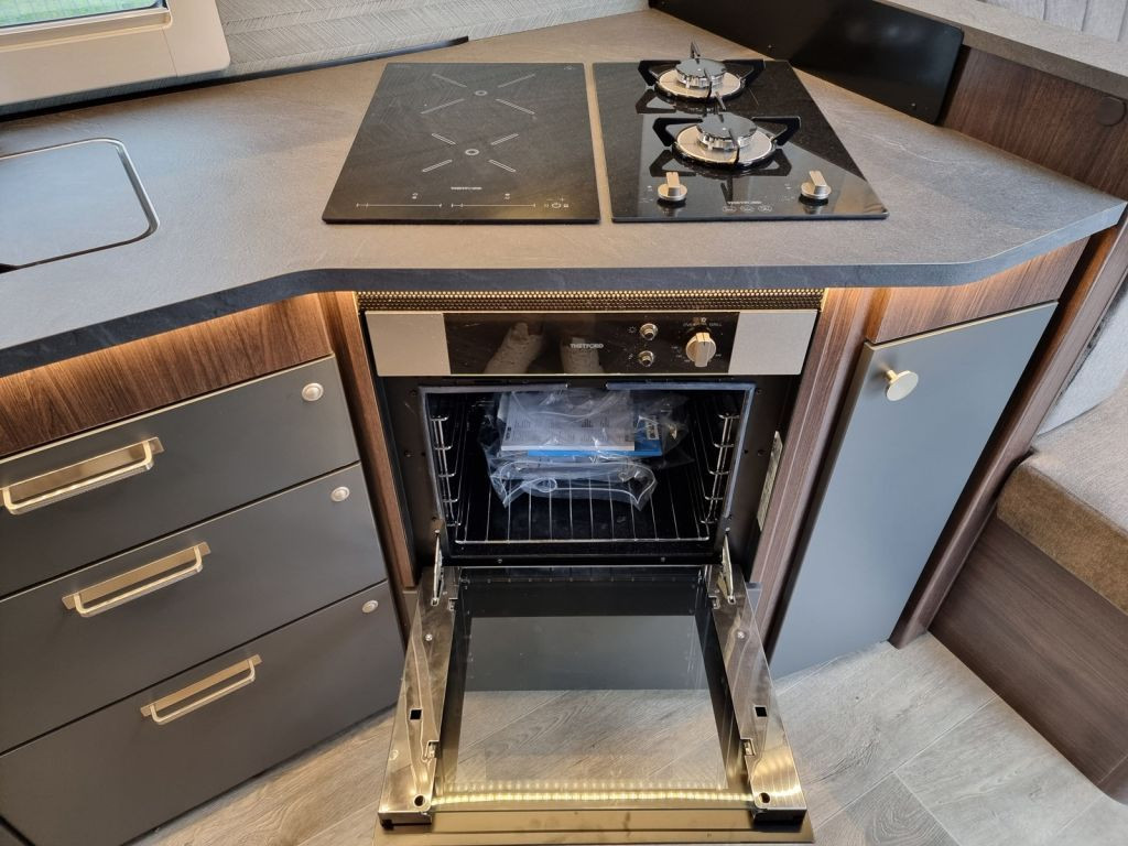 590 FWA Customized Leichtmetallfelgen+Ambientel.