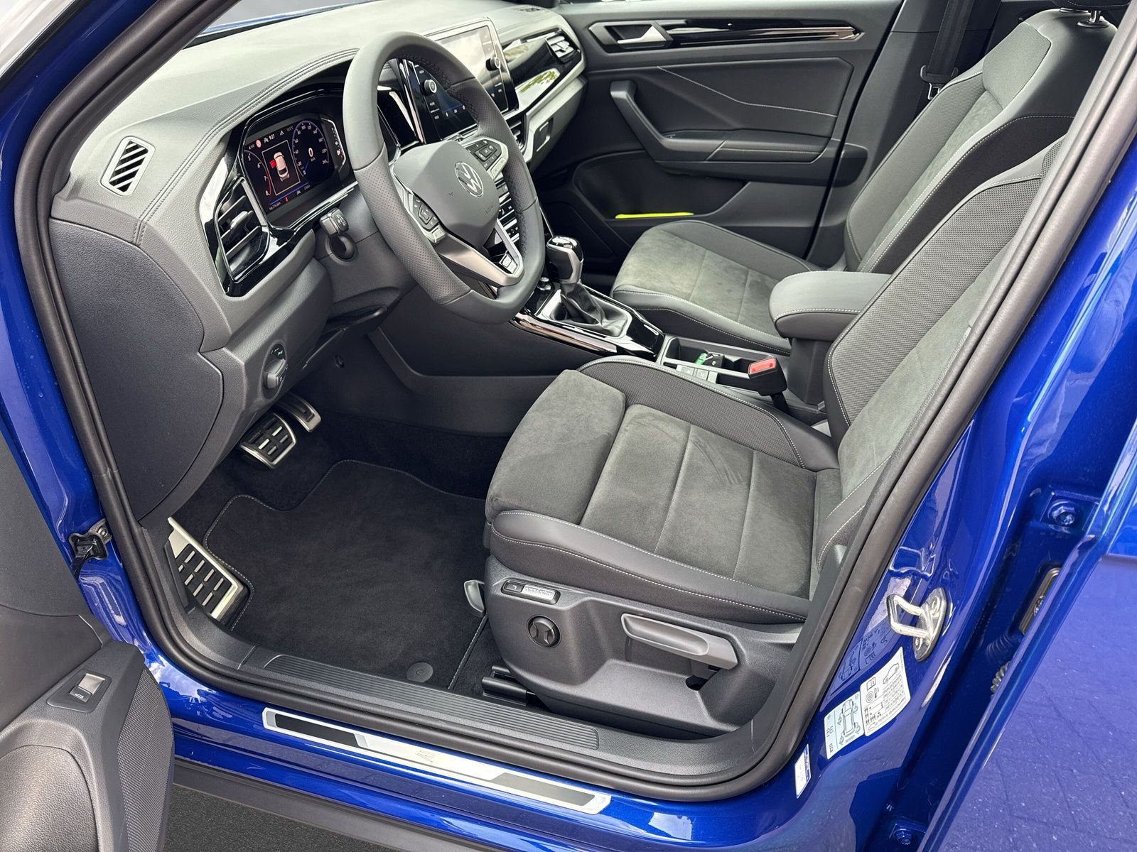 T-ROC R-Line IQ Drive+BusinessP+Black Style+Pano