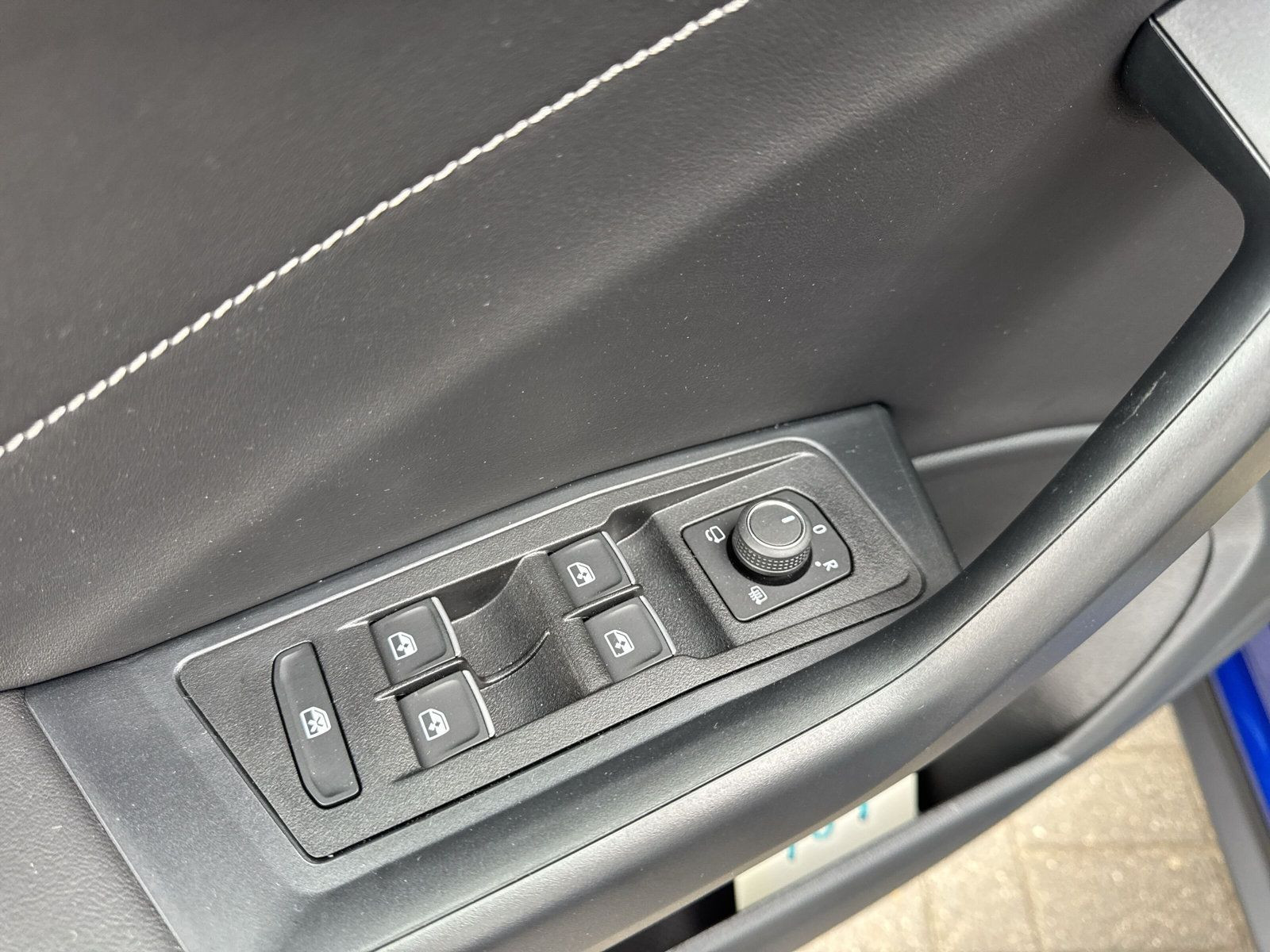 T-ROC R-Line IQ Drive+BusinessP+Black Style+Pano