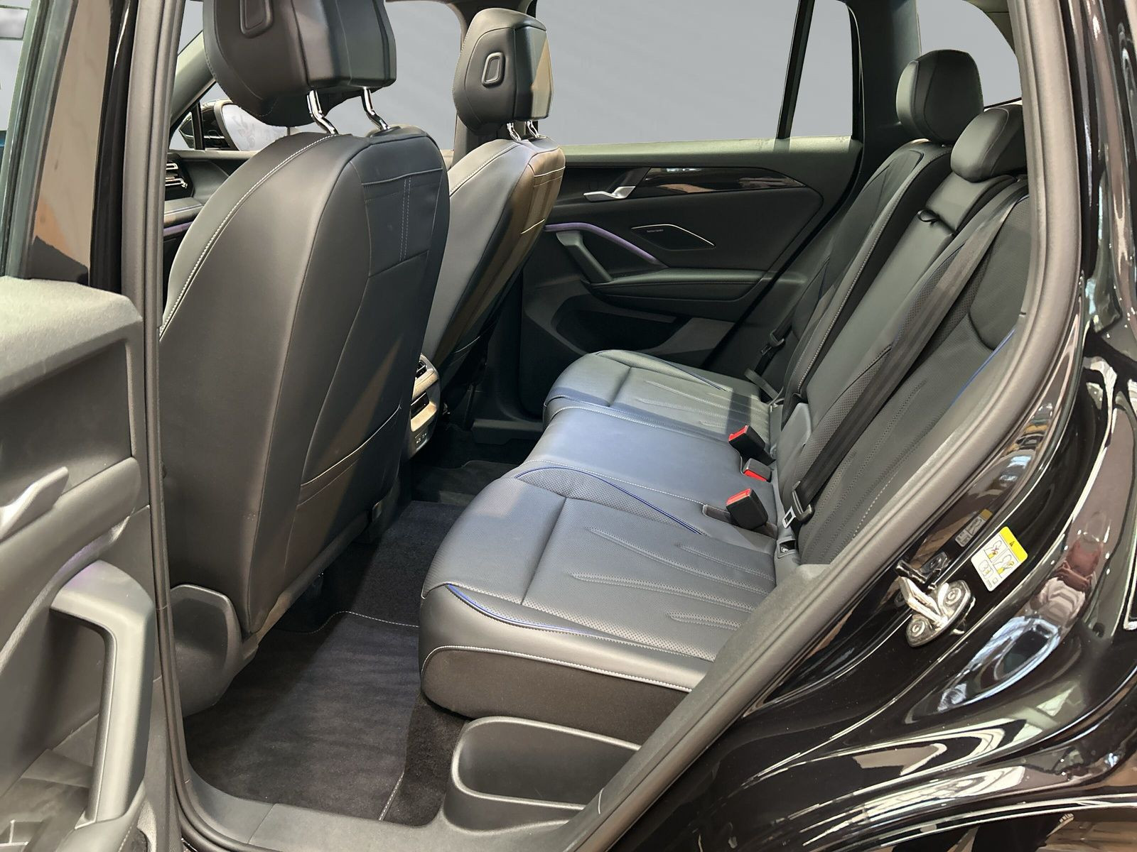 Tiguan R-Line 2,0 l TDI DSG 4MOTION+AHK+LED+ACC+