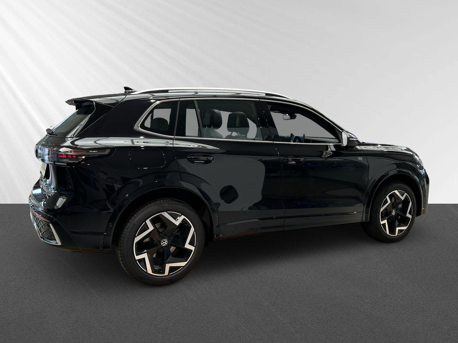 Tiguan R-Line 2,0 l TDI DSG 4MOTION+AHK+LED+ACC+