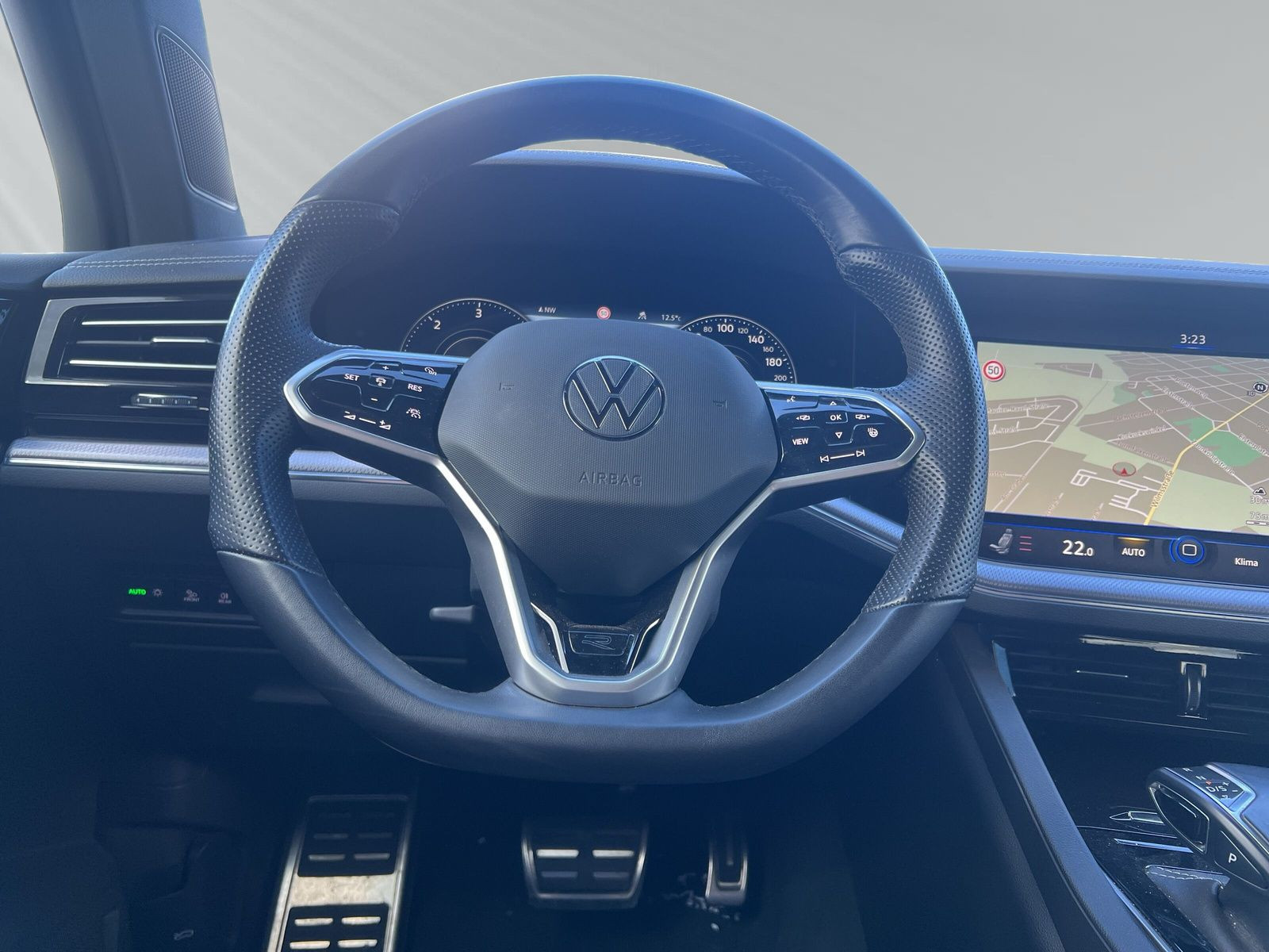 Touareg R-Line 3,0 V6 TDI AHK schw+Headup+Sitzbe