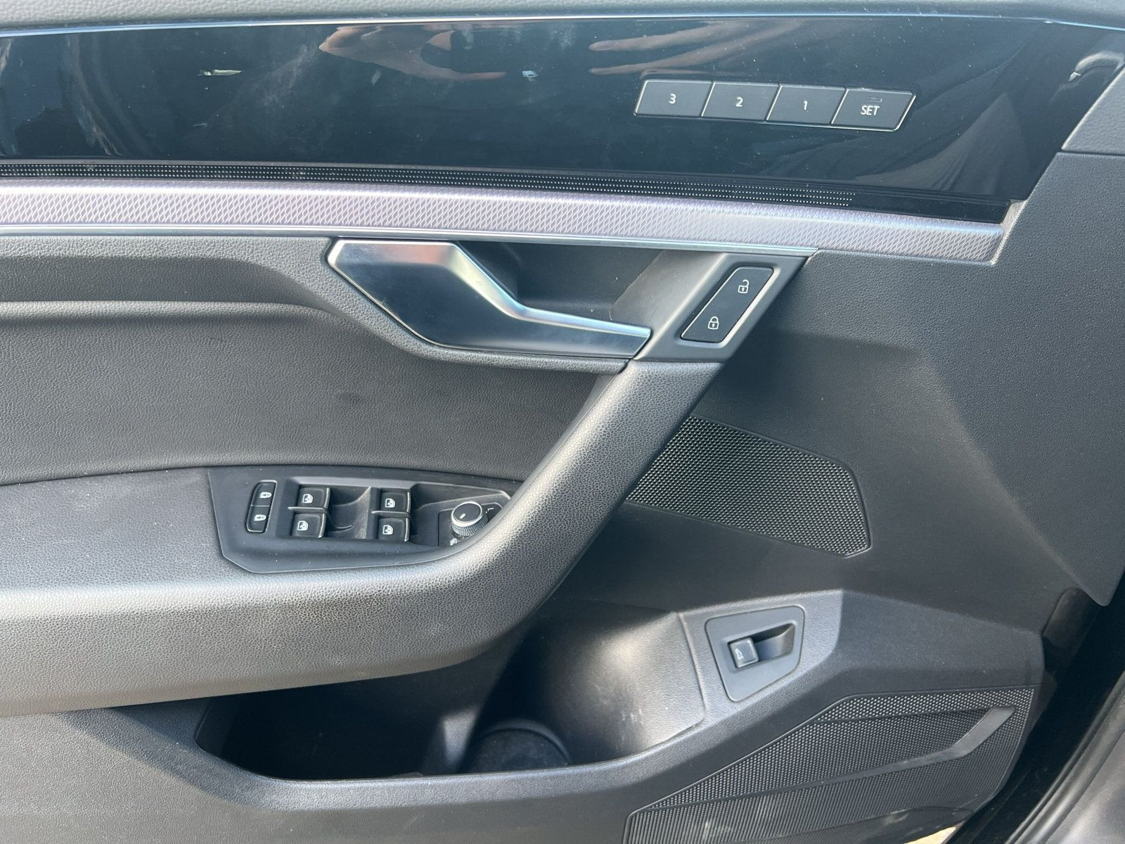 Touareg R-Line 3,0 V6 TDI AHK schw+Headup+Sitzbe