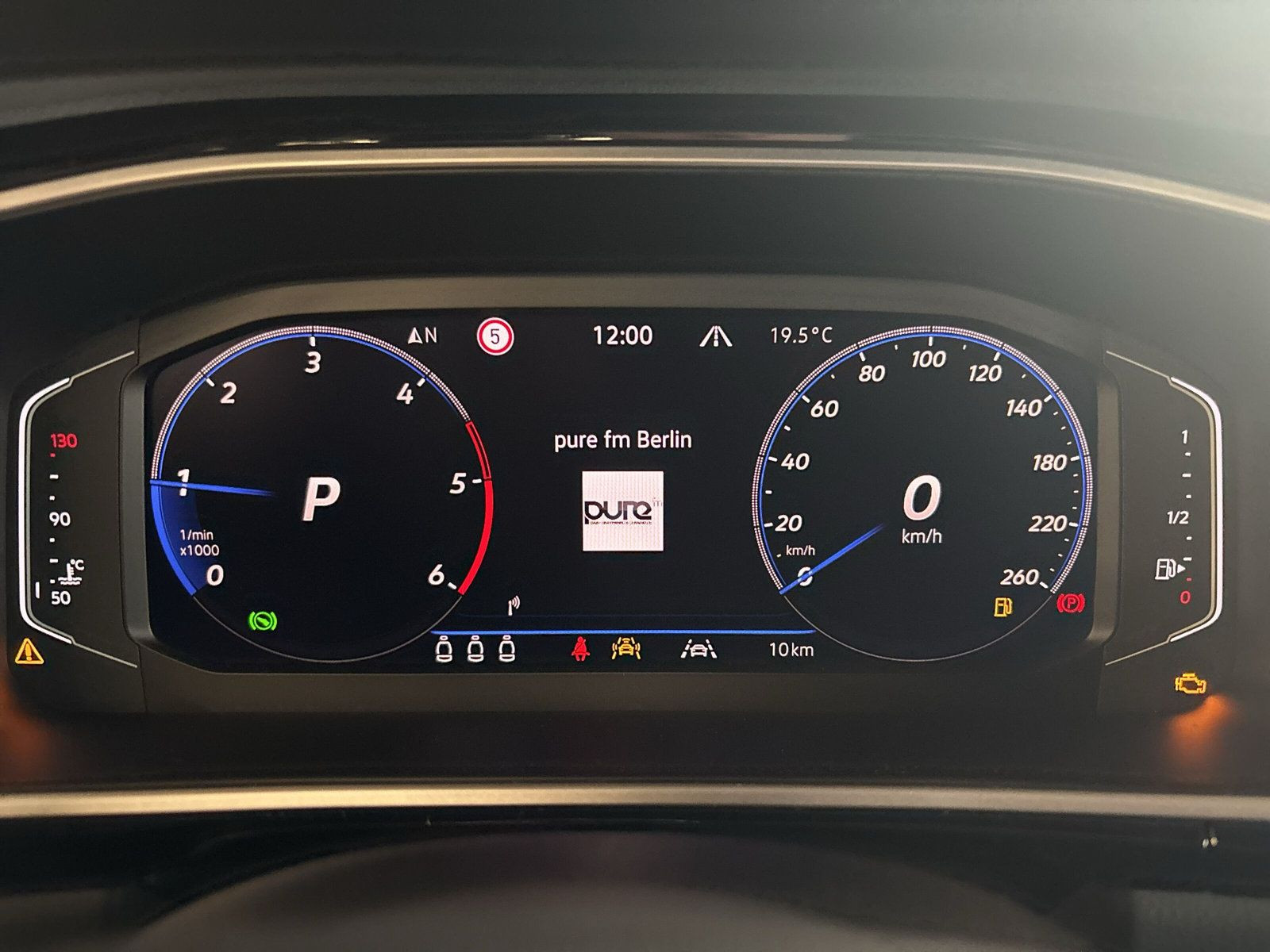 T-Roc R-Line 2.0 TDI 110 kW (150 PS) DSG+PDC+LED