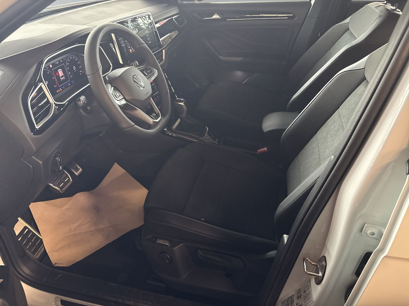 T-Roc R-Line 2.0 TDI 110 kW (150 PS) DSG+PDC+LED