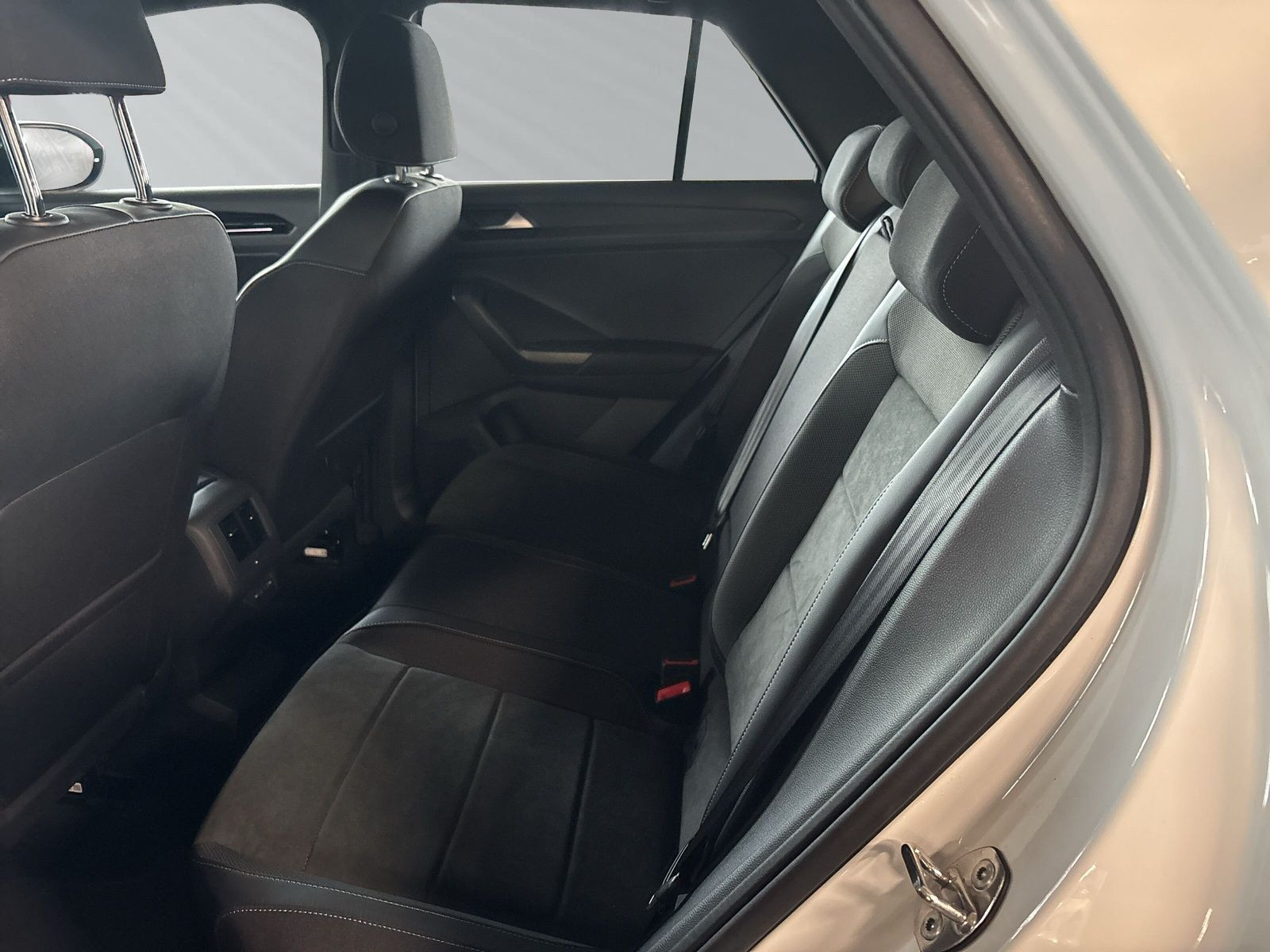 T-Roc R-Line 2.0 TDI 110 kW (150 PS) DSG+PDC+LED