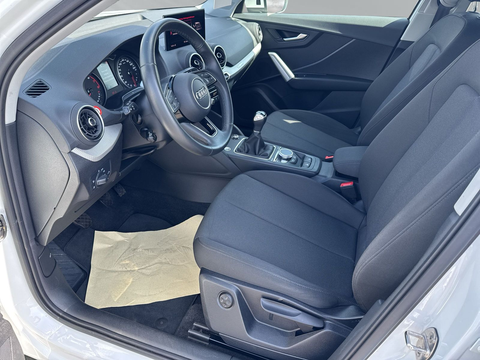 Q2 35 TFSI 110(150) kW(PS) Schaltg. PDC+LED+RFK+