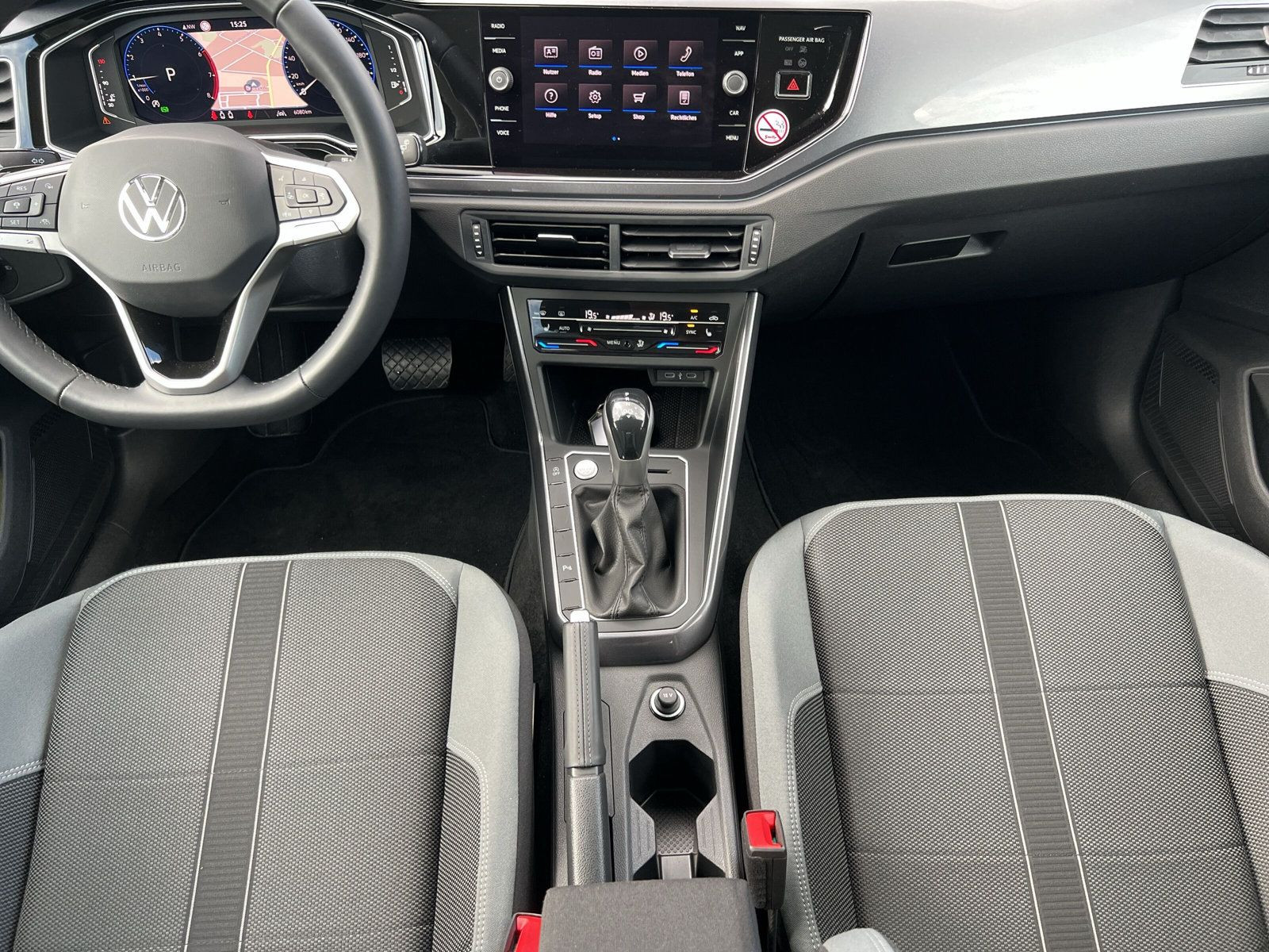 Polo Style 116 PS Alarm+Navi+RearView+Keyl.+WiRä