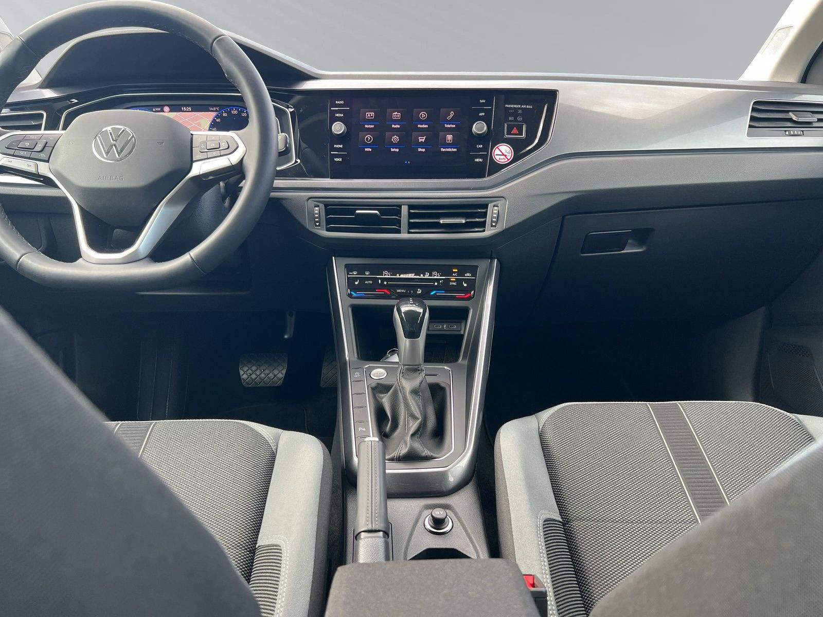 Polo Style 116 PS Alarm+Navi+RearView+Keyl.+WiRä