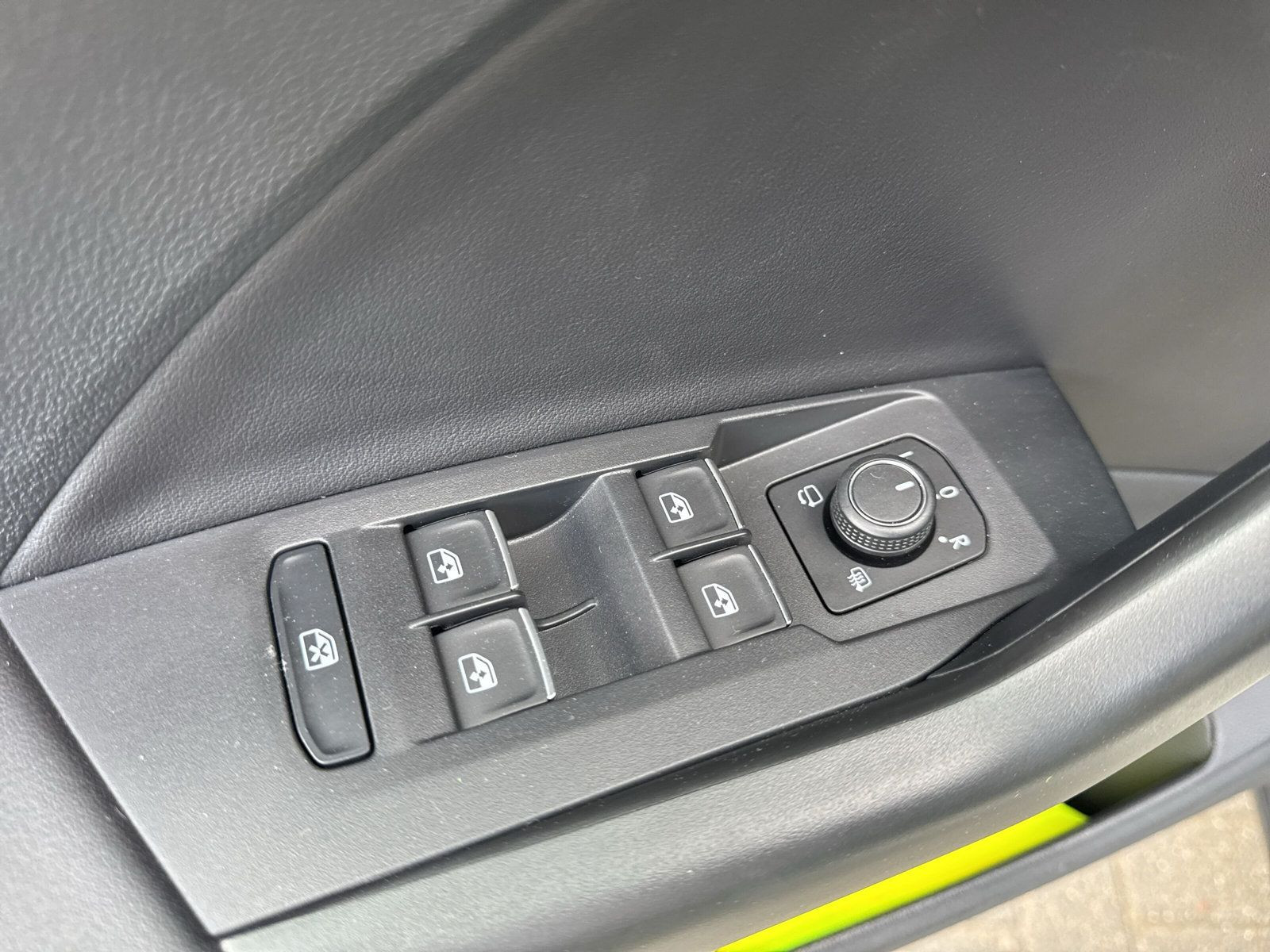 T-Cross Life 1.0 l TSI 116 PS DSG+PDC+LM-Felgen+