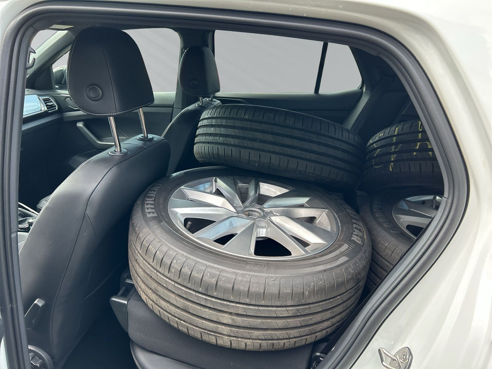 T-Cross Life 1.5 l TSI ACT OPF 150 PS DSG + PDC+