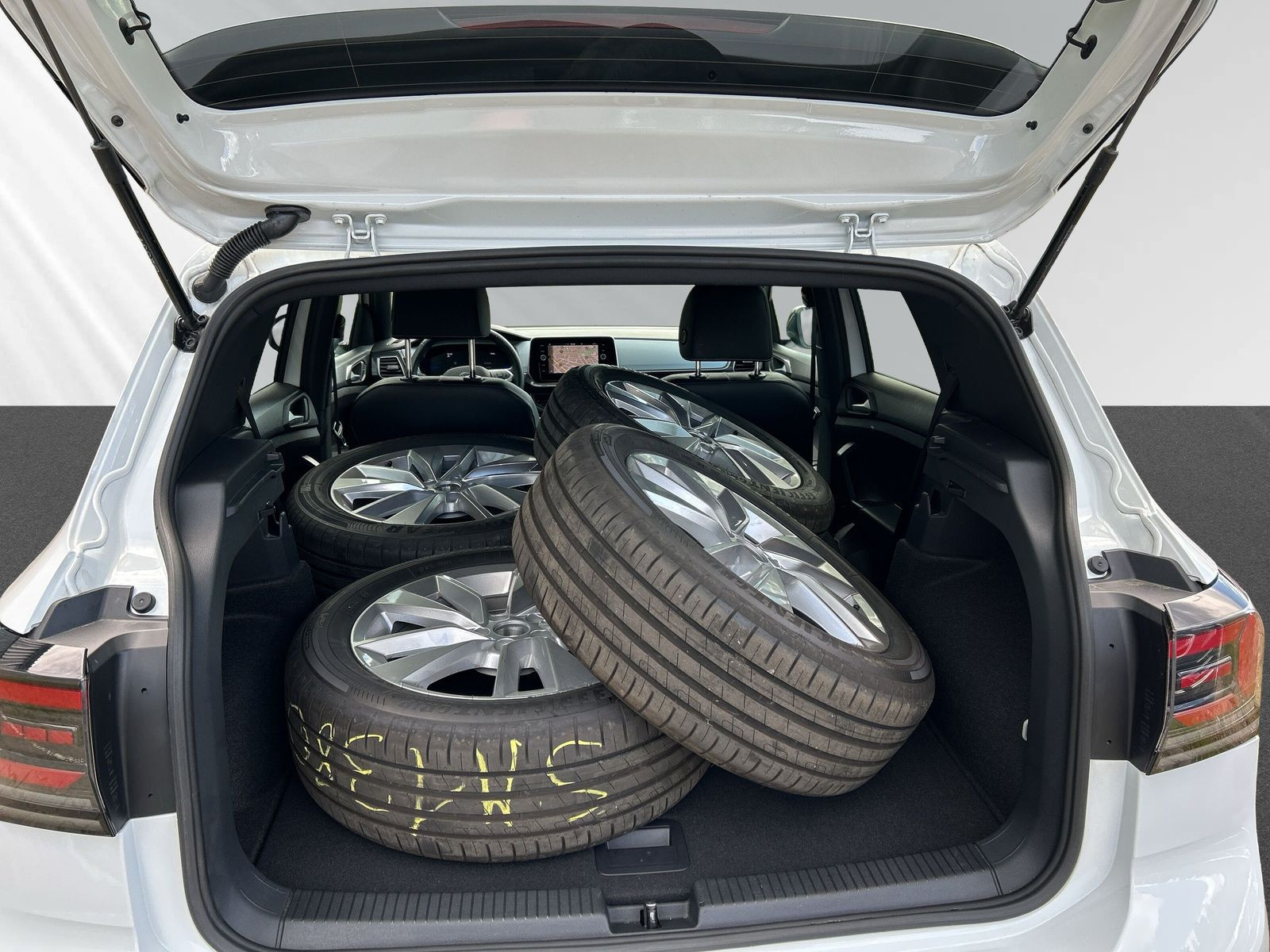 T-Cross Life 1.5 l TSI ACT OPF 150 PS DSG + PDC+