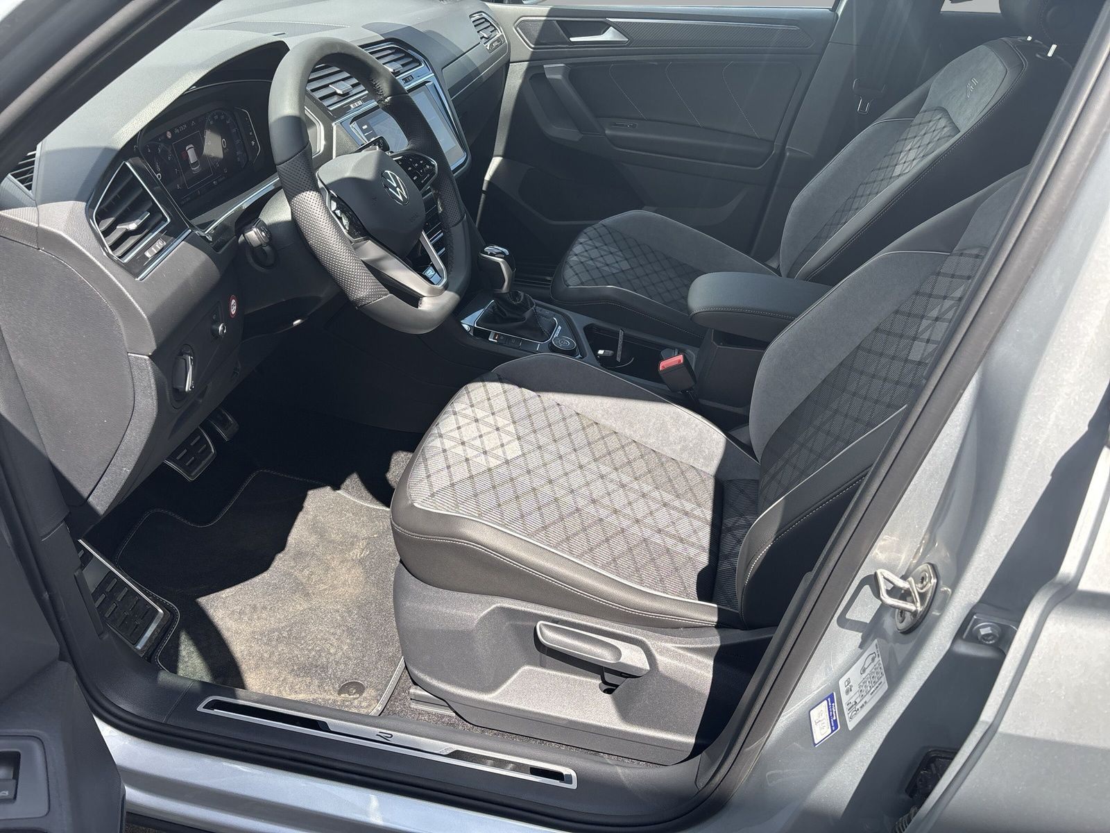 Tiguan R-Line 2,0 TSI 4MOTION 245PS DSG+LED+PDC+