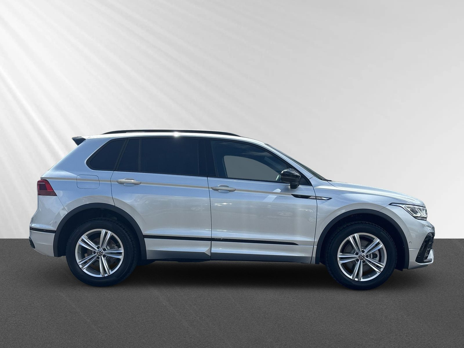 Tiguan R-Line 2,0 TSI 4MOTION 245PS DSG+LED+PDC+