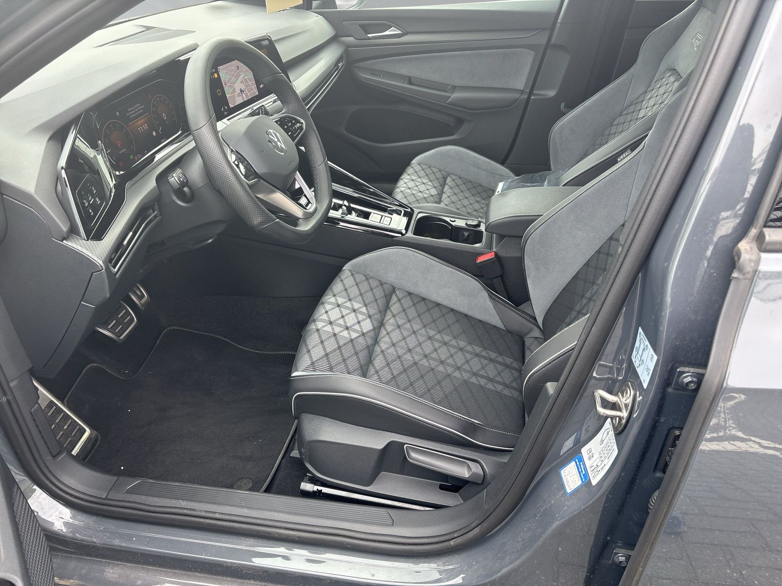 Golf Variant R-Line 1.5 l eTSI 130PS DSG+LED+PDC