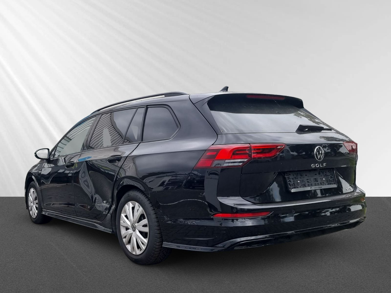 Golf Variant R-Line 1,5 l eTSI 130PS DSG+PDC+LED