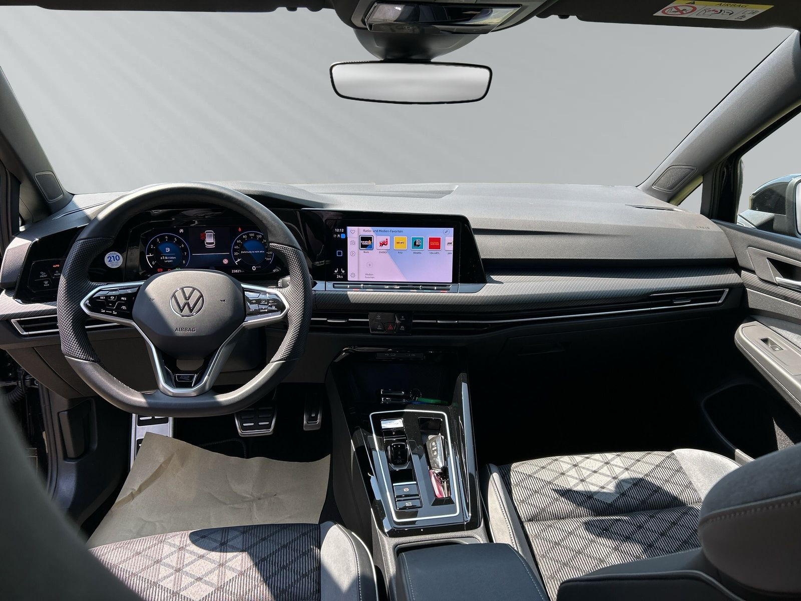 Golf Variant R-Line 1,5 eTSI 130PS DSG LED+Navig
