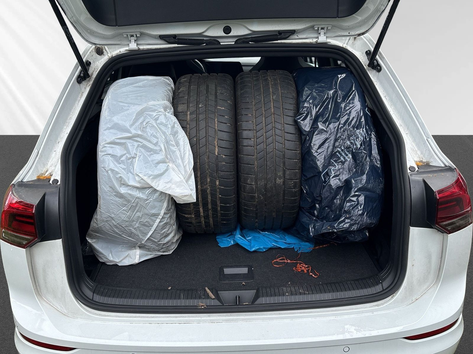 Golf Variant R-Line 1,5 l eTSI OPF 96 kW (130 PS) 7-Gang-Doppelkupplungsgetriebe DSG