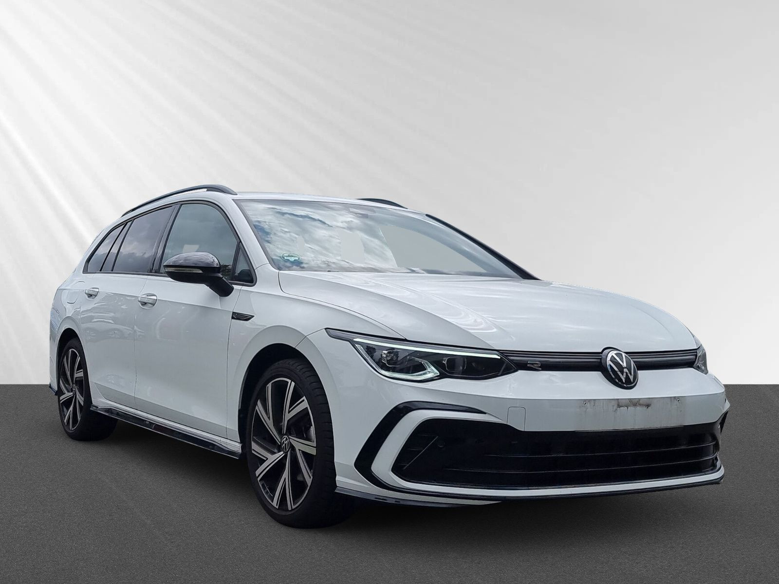 Golf Variant R-Line 1,5 l eTSI OPF 96 kW (130 PS) 7-Gang-Doppelkupplungsgetriebe DSG