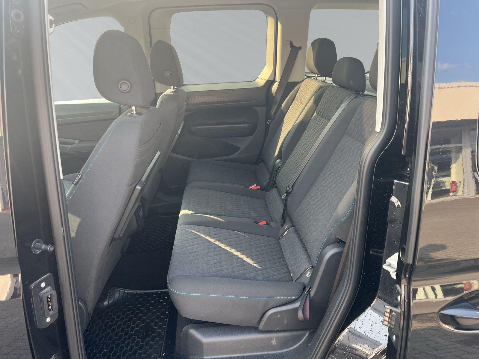 Caddy Life 5-Sitzer 2,0 l 90 kW TDI EU6 SCR Frontantrieb 7-Gang-DSG Radst. 2755 mm