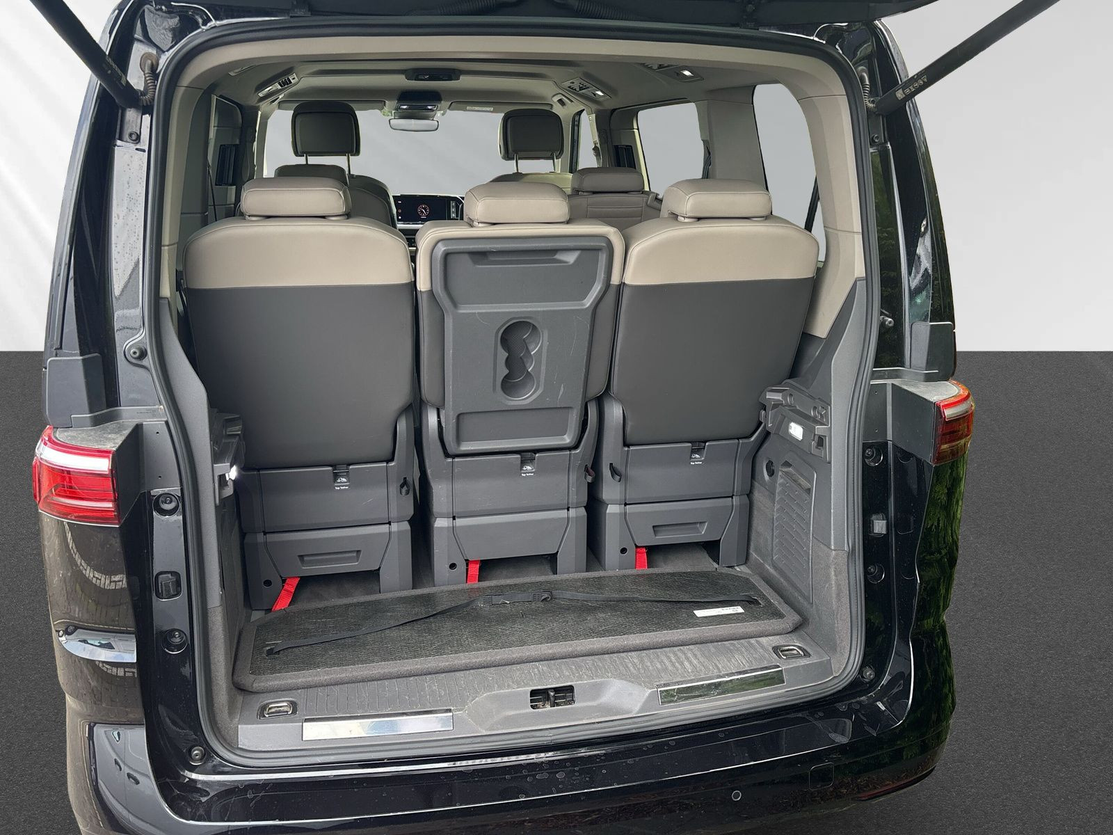 Multivan Style 2,0 l 150 kW TSI OPF 7-Gang-DSG Radst. 3124 mm kurzer Überhang
