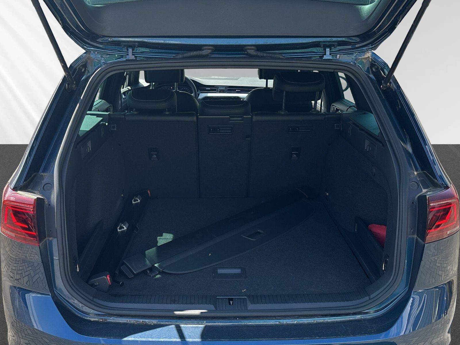 Passat Variant Elegance 1,5 l TSI OPF 11 0 kW (150 PS) 7-Gang-Doppelkupplungsgetr iebe DSG