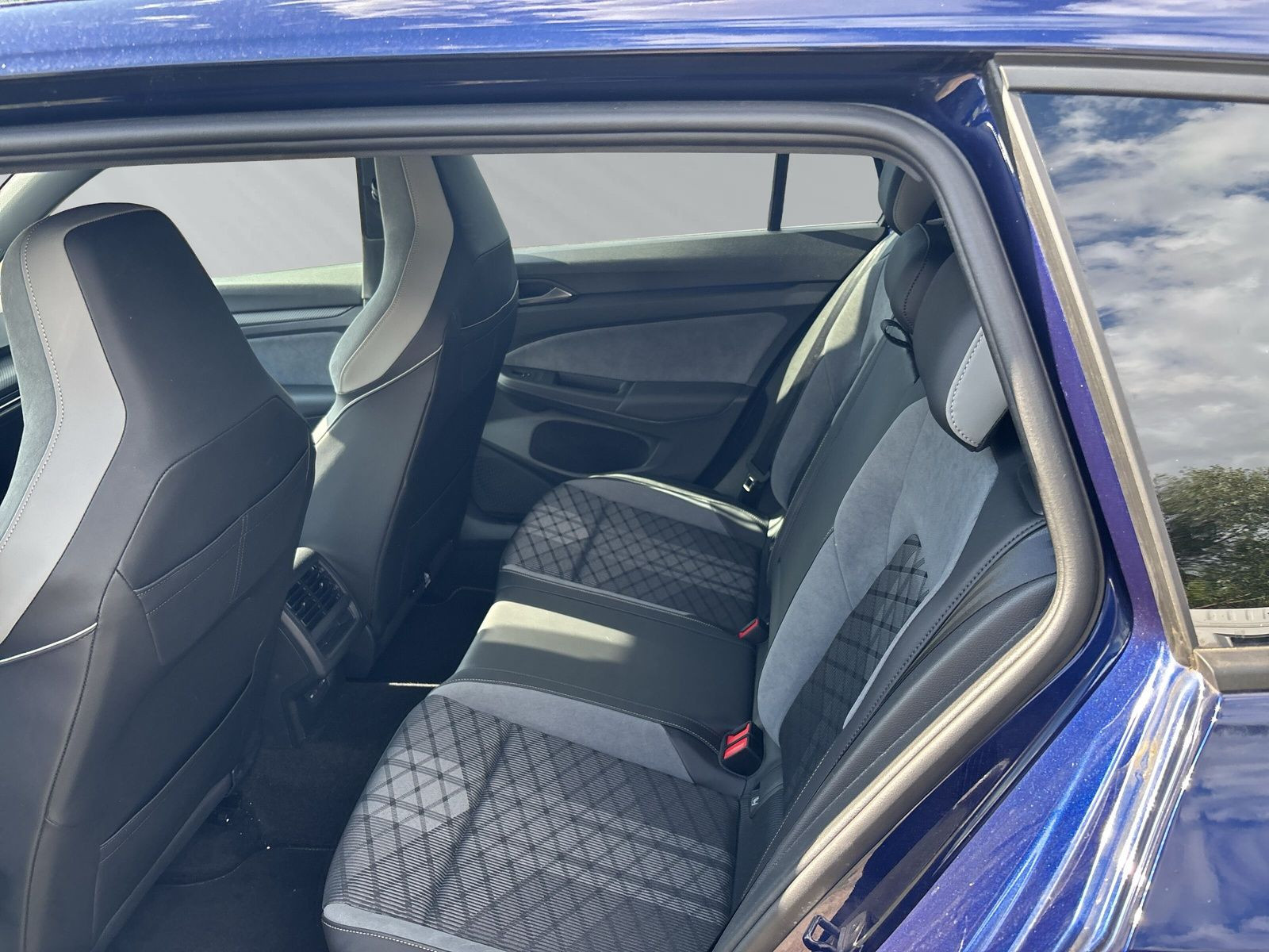 Golf Variant R-Line 1,5 l eTSI OPF 96 kW (130 PS) 7-Gang-Doppelkupplungsgetriebe DSG