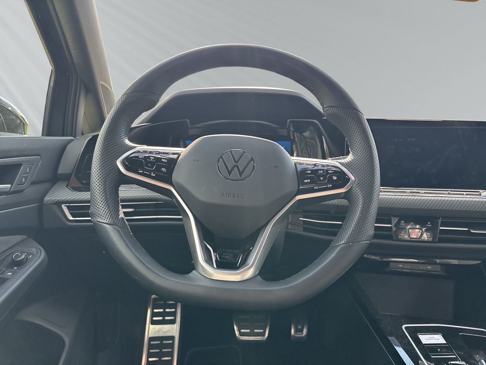Golf Variant R-Line 1,5 l eTSI OPF 96 kW (130 PS) 7-Gang-Doppelkupplungsgetriebe DSG