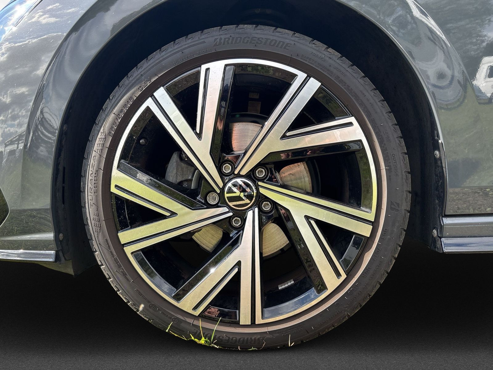 Golf Variant R-Line 1,5 l eTSI OPF 96 kW (130 PS) 7-Gang-Doppelkupplungsgetriebe DSG