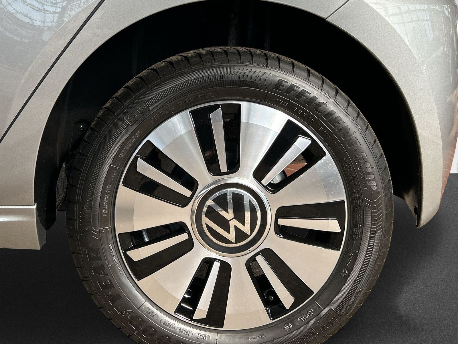 up! 61 kW (83 PS) 32,3 kWh 1-Gang-Automatik