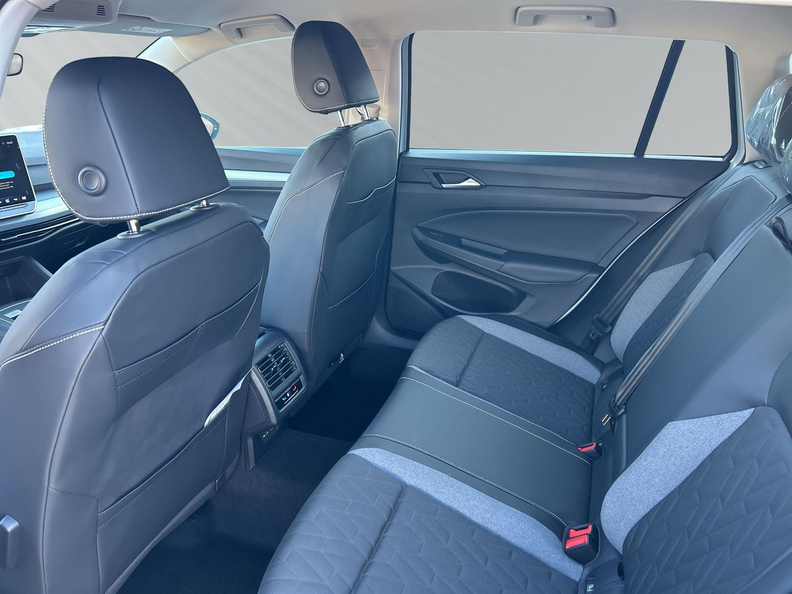 Golf Variant Life 1,5 l eTSI OPF 110 kW (150 PS) 7-Gang-Doppelkupplungsgetriebe DSG