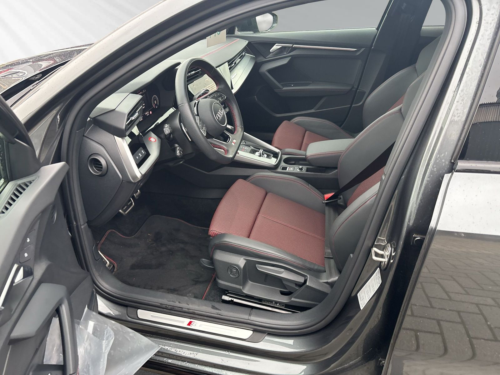 S3 Sportback TFSI 228(310) kW(PS) S tronic