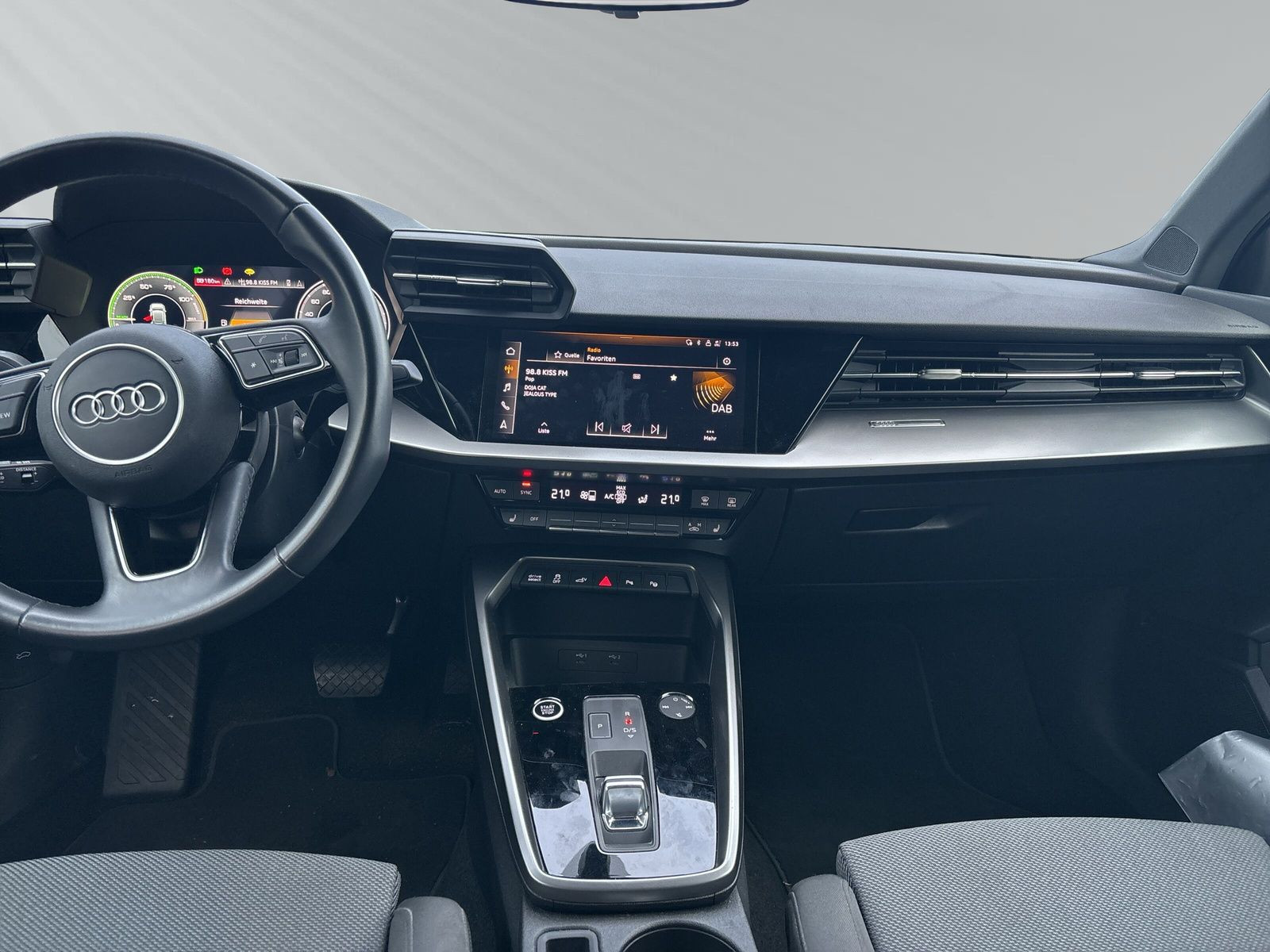 A3 Sportback TFSI e S line 45 e 180(245) kW(PS) S tronic