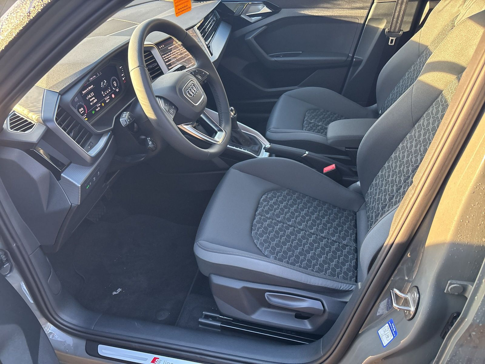 A1 Sportback S line 35 TFSI 150 PS S tronic +++