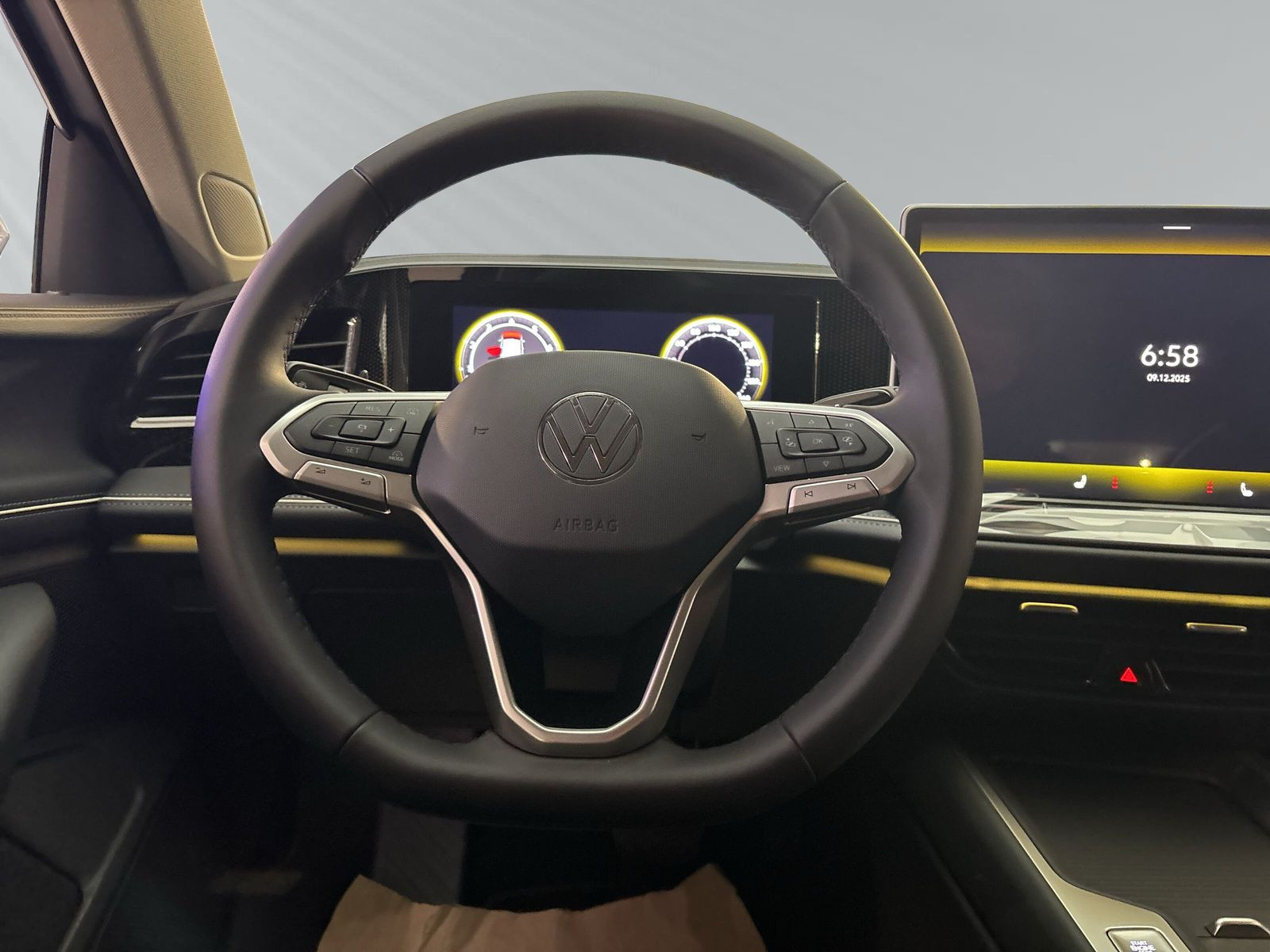 Passat Variant Business Ed.1,5 l eTSI 150 PS DSG