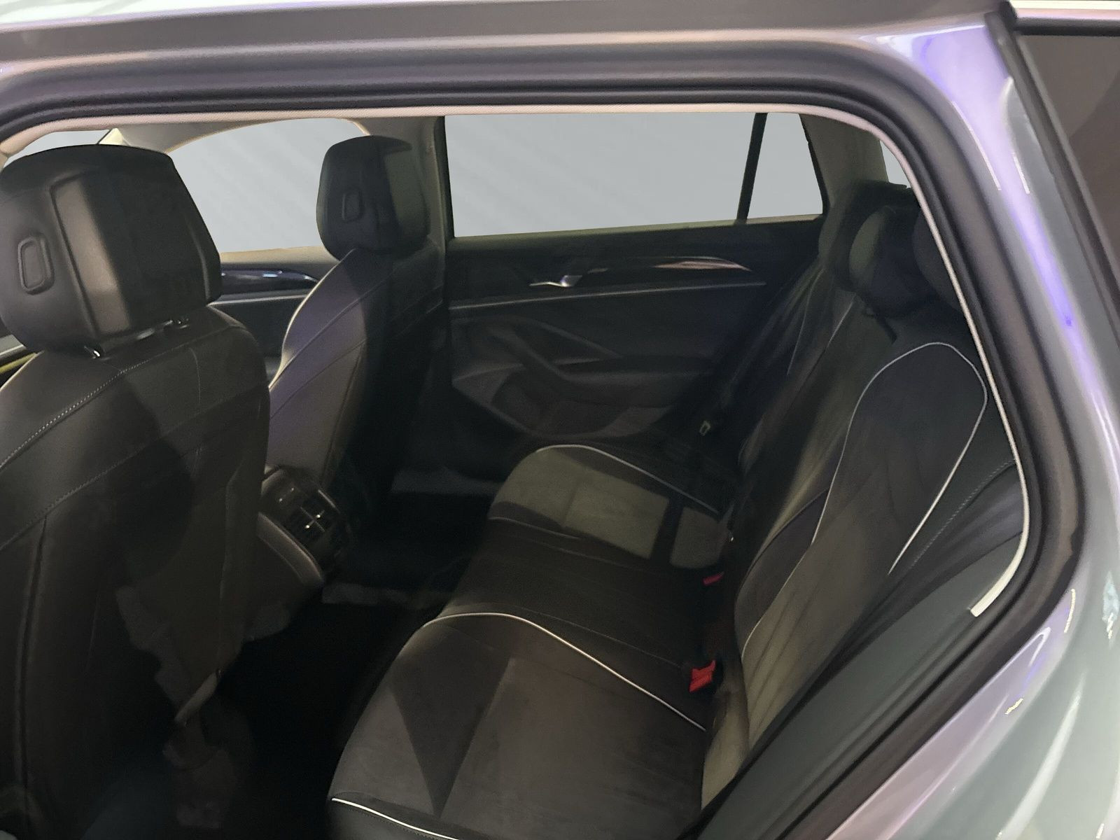 Passat Variant Business Ed.1,5 l eTSI 150 PS DSG