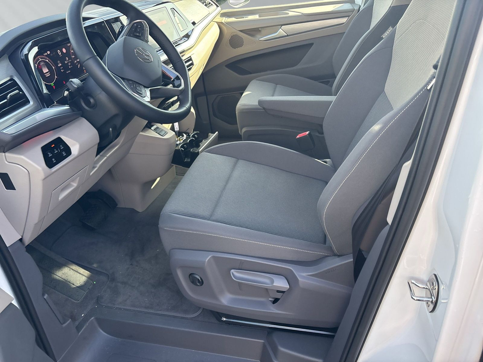 Multivan Life 2,0 l 110 kW TDI SCR Front antrieb 7-Gang-DSG Radst. 3124 mm kurzer Überhang