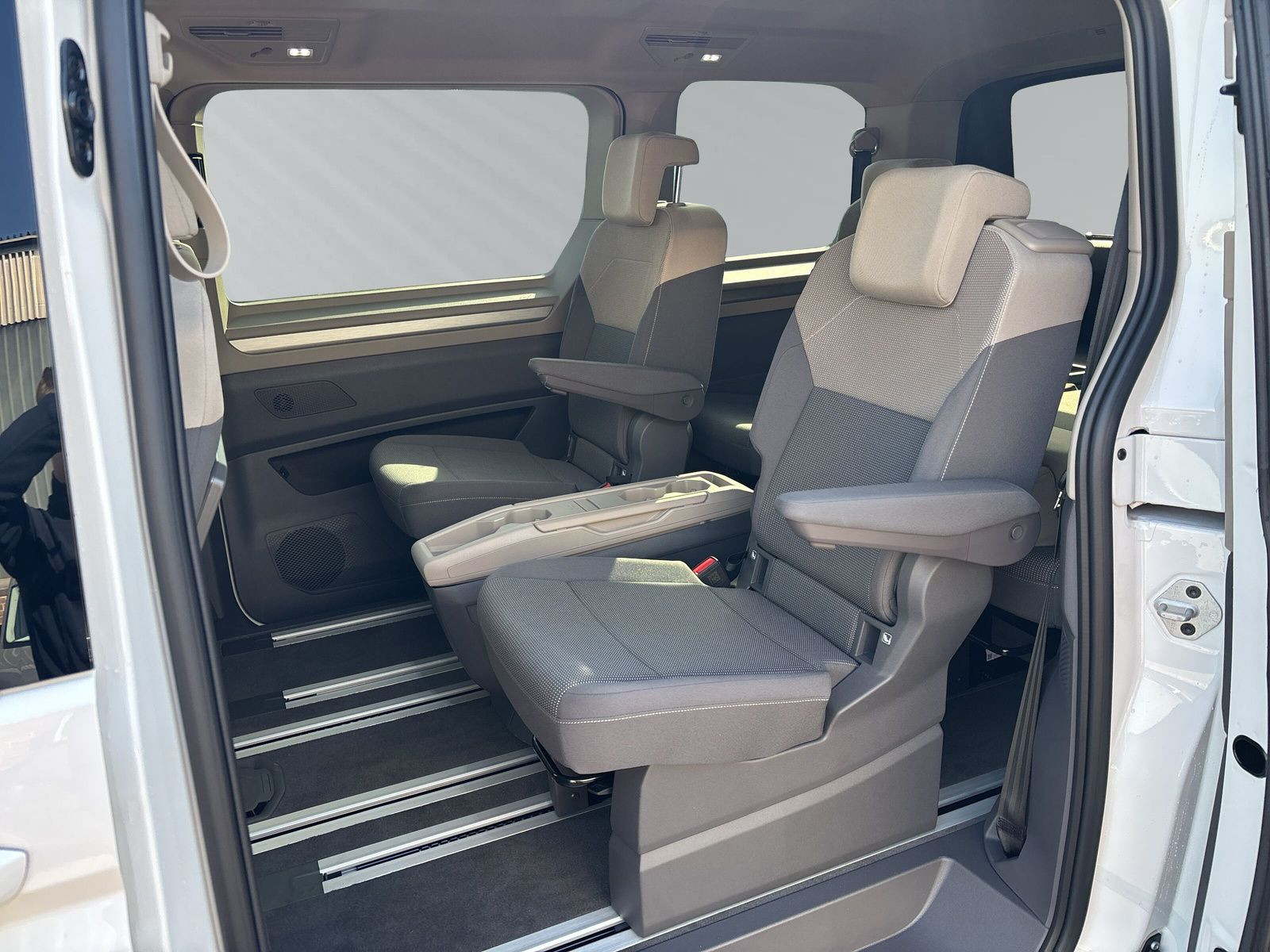 Multivan Life 2,0 l 110 kW TDI SCR Front antrieb 7-Gang-DSG Radst. 3124 mm kurzer Überhang