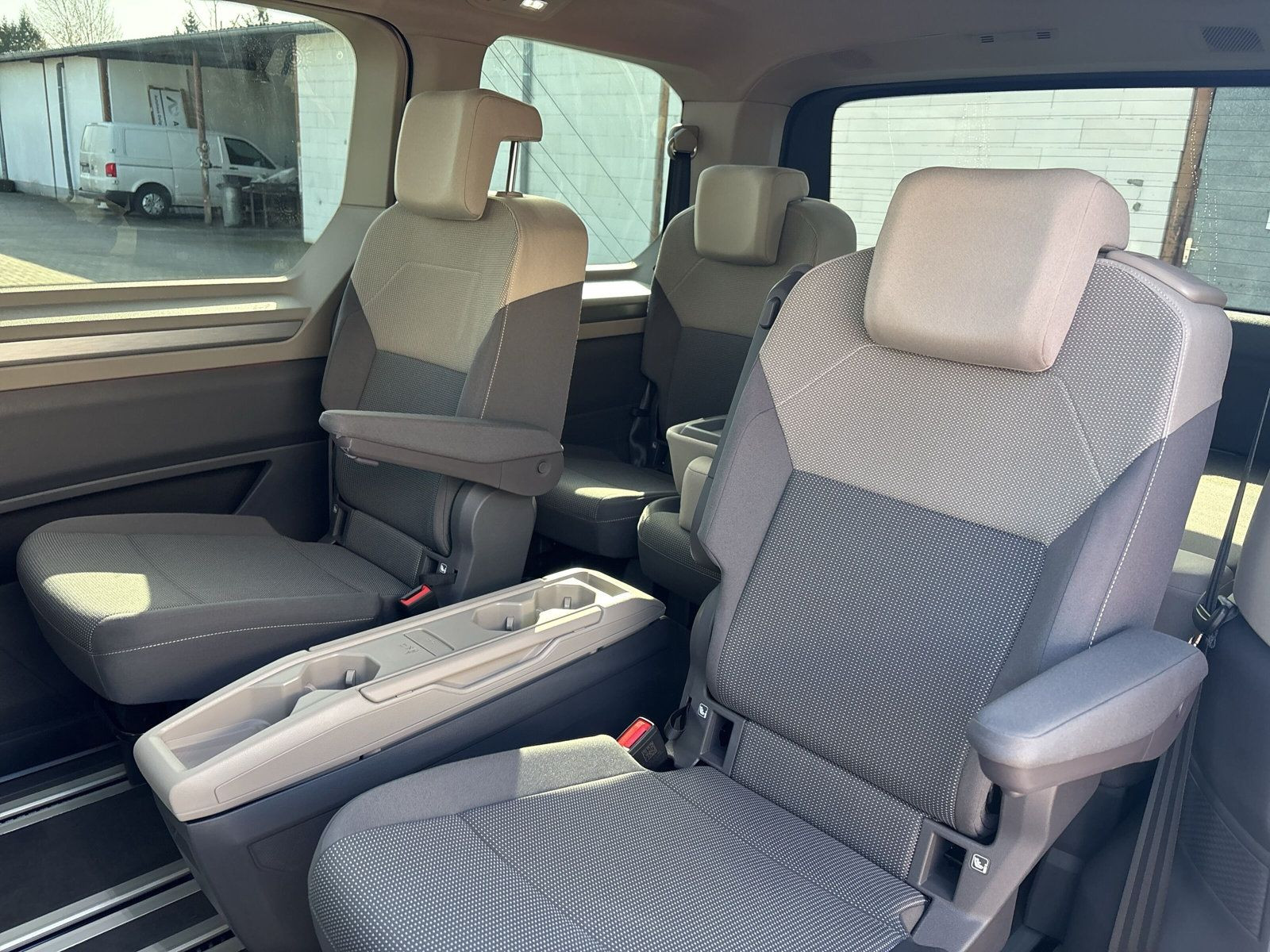 Multivan Life 2,0 l 110 kW TDI SCR Front antrieb 7-Gang-DSG Radst. 3124 mm kurzer Überhang