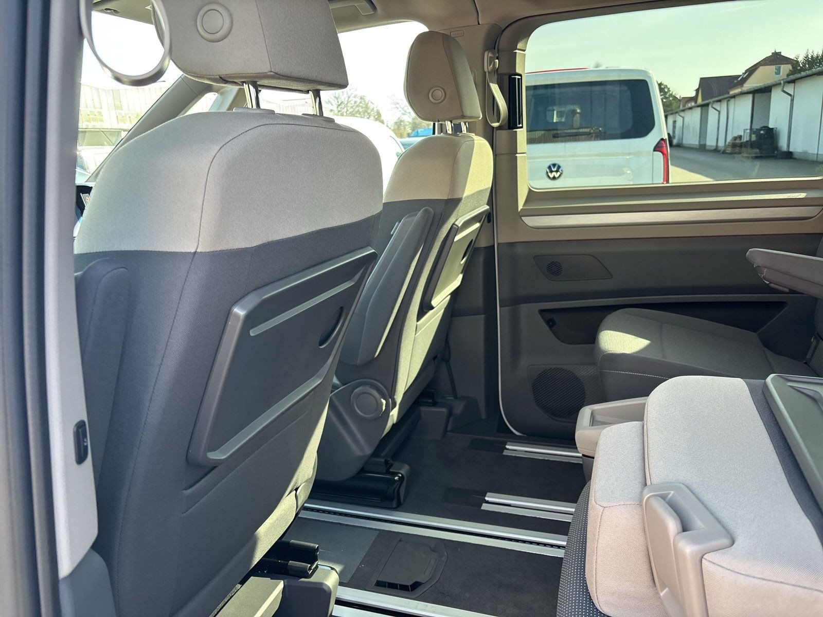 Multivan Life 2,0 l 110 kW TDI SCR Front antrieb 7-Gang-DSG Radst. 3124 mm kurzer Überhang