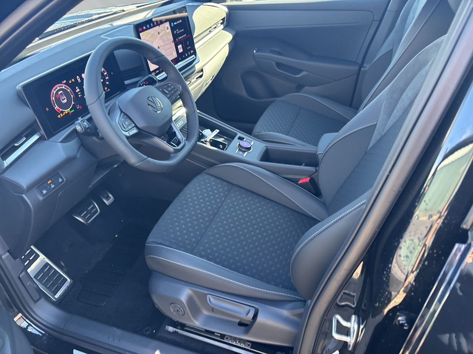 T-Roc R-Line 1.5 l eTSI OPF 110 kW (150 PS) 7-Gang-Doppelkupplungsgetriebe DSG