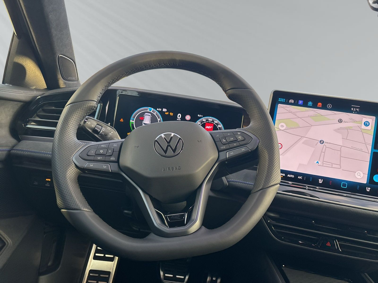 Passat R-Line 1,5 l eHybrid 130 kW *UVP:83.890 ¤